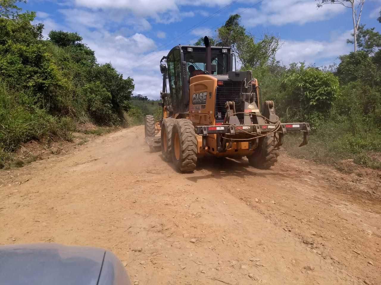 Prefeitura de Camacã realiza patrolamento nas estradas vicinais do Município
